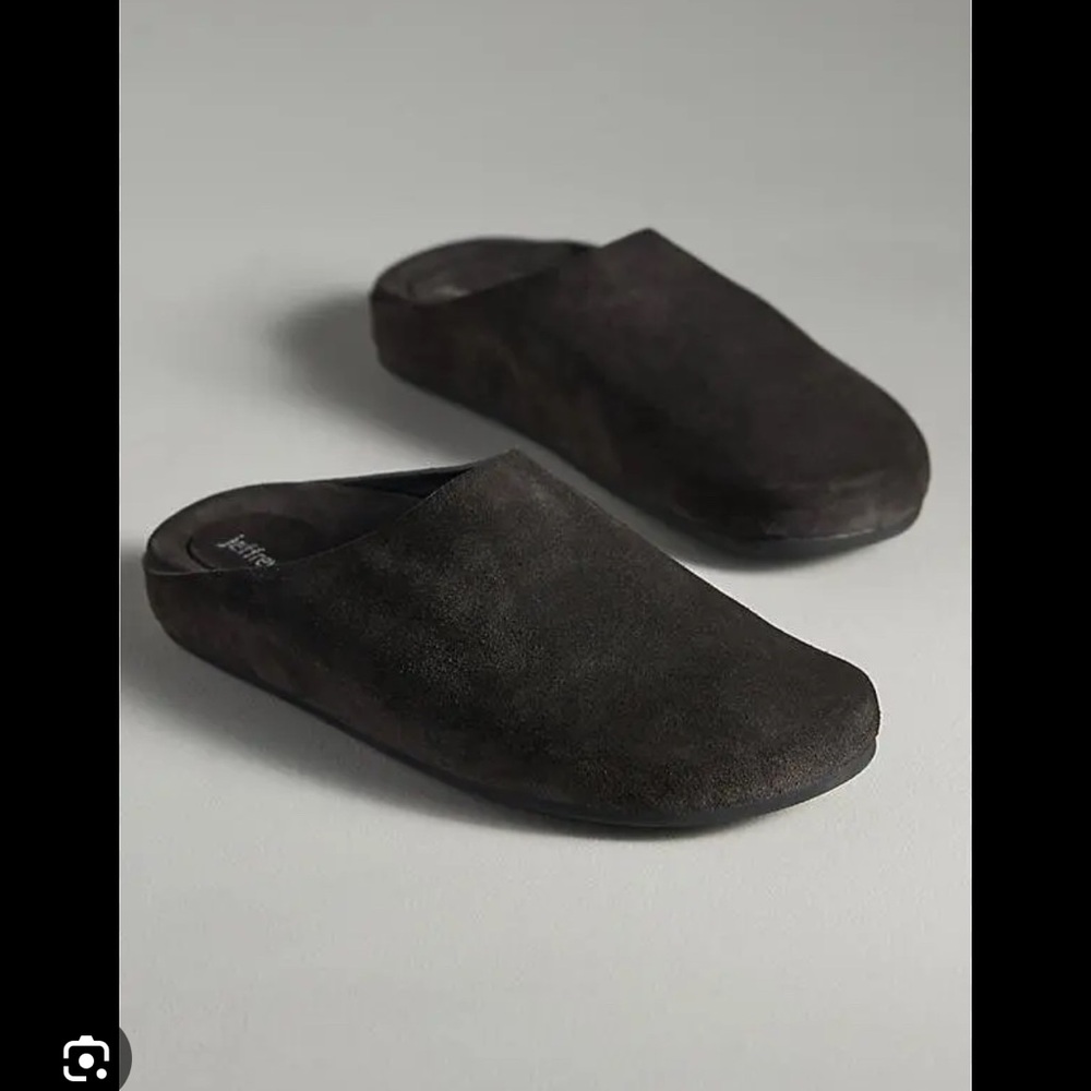 Jeffrey Campbell Dark Grey Suede clogs